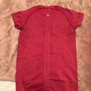 Lululemon swiftly tech top